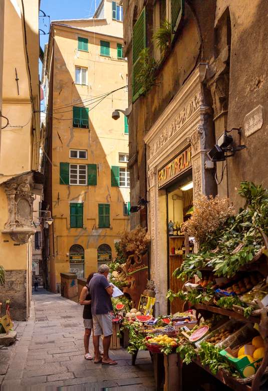 Aleja starego miasta w Genui Liguria Włochy puzzle online