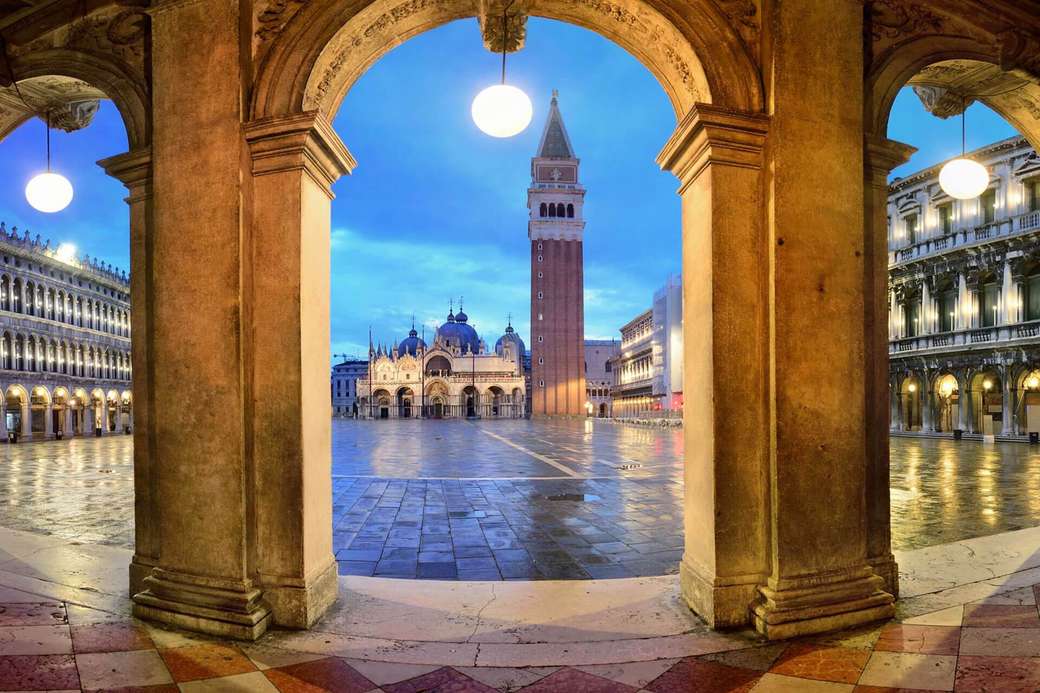 Kathedraal en Piazza San Marco met Campanile Venetië puzzel