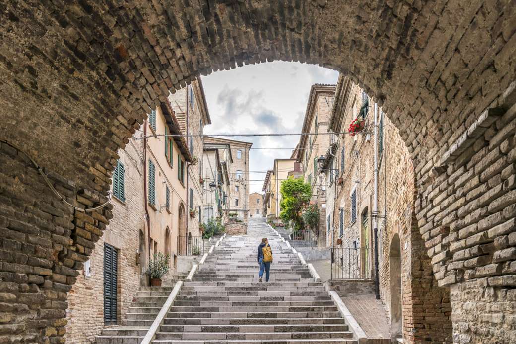 Miasto Corinaldo w regionie Marche we Włoszech puzzle online