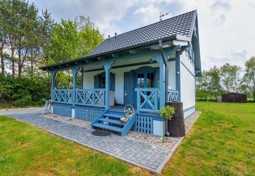 Niebieski domek puzzle online