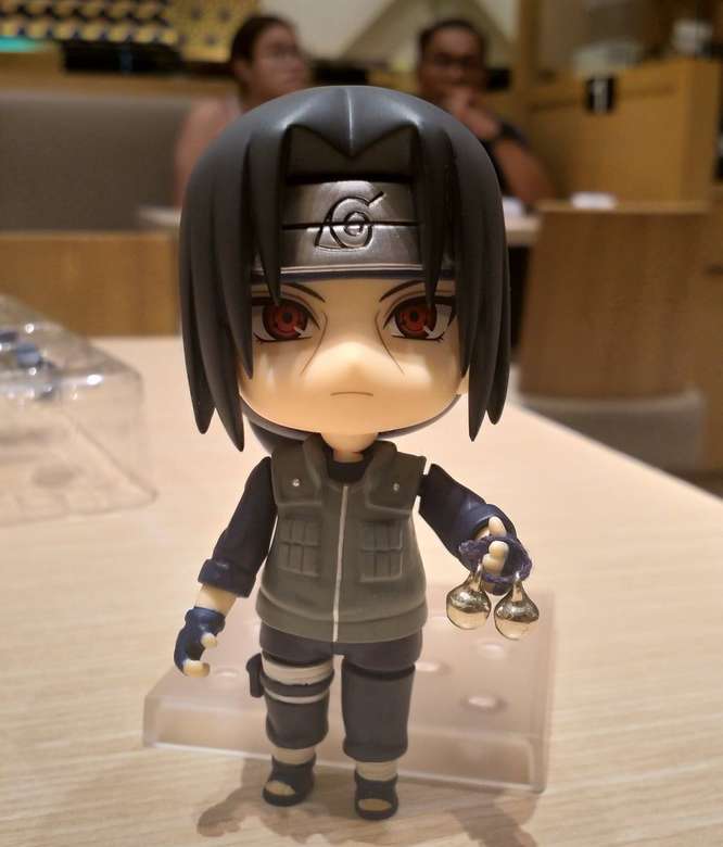 Itachi w trybie ninja Konoha puzzle online