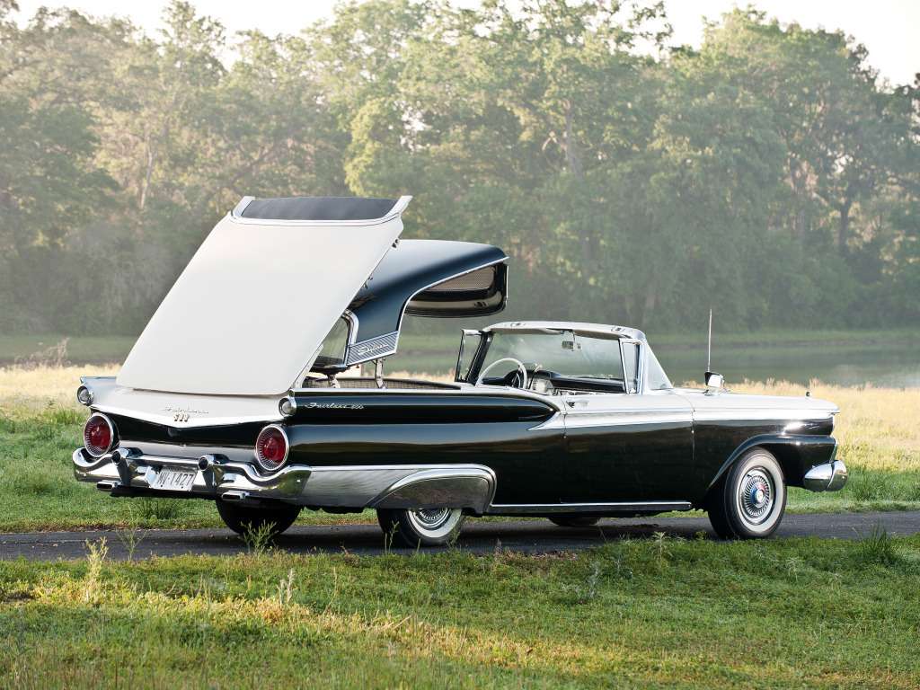 1959 Ford Fairlane Skyliner puzzle online