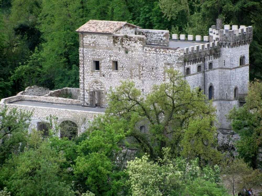 Ceccano Castel Sindici, region Lazio, Włochy puzzle online