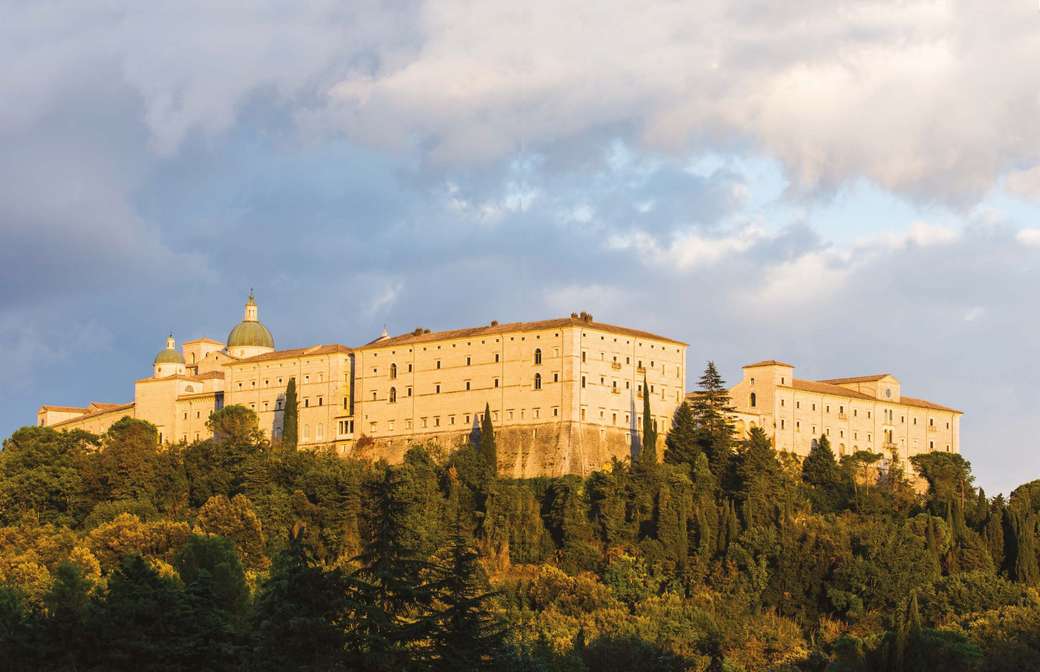Opactwo Monte Cassino, region Lazio, Włochy puzzle online