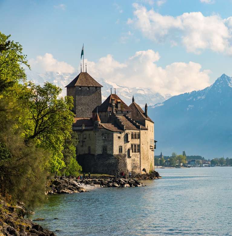 Zamek Chillon nad jeziorem Genewskim w Szwajcarii puzzle online