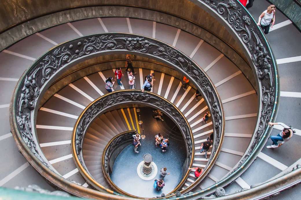Spiralne schody w muzeum w Watykanie w Rzymie puzzle online