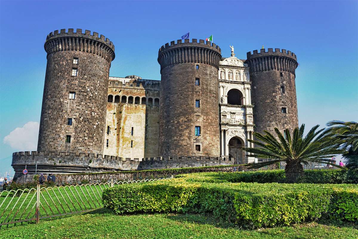 Neapol Castel Nuovo Region Kampania Włochy puzzle online