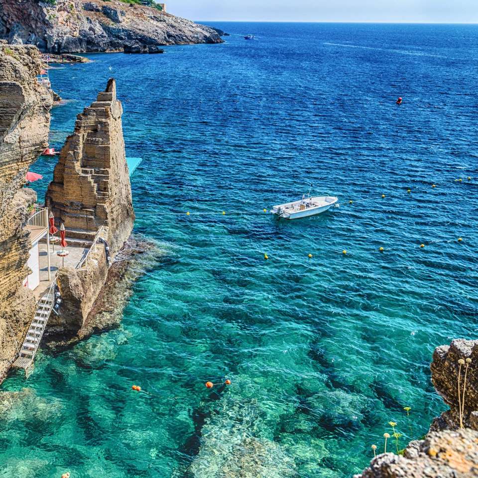 Krajobraz przybrzeżny Puglia Włochy puzzle online