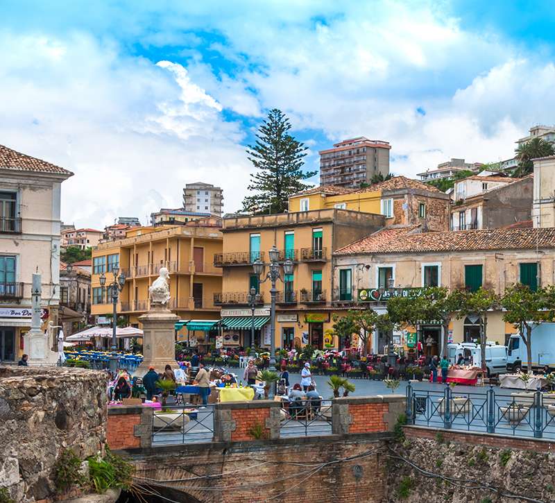 Miasto Pizzo w Kalabrii we Włoszech puzzle online