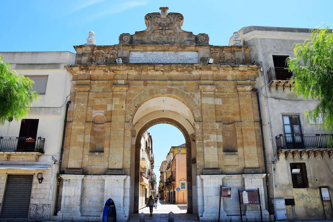 Miasto Marsala Porta Nuova na Sycylii puzzle online