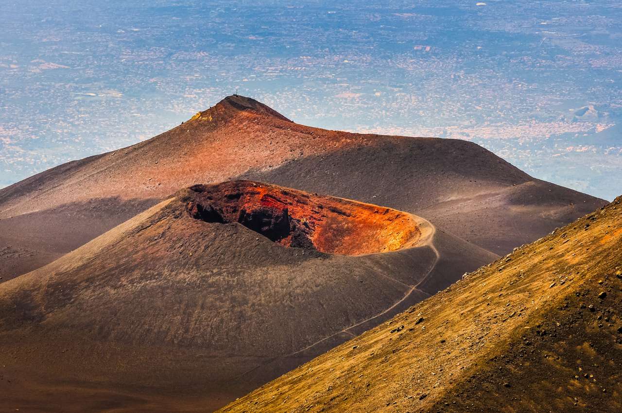 Krater wulkanu Aetna na Sycylii puzzle online