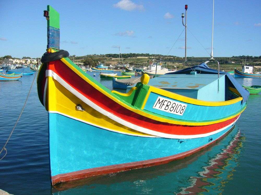 Kolorowe statki w porcie na Malcie puzzle online