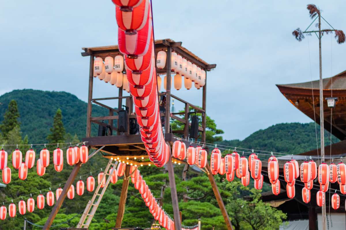 obon- фестивал на мъртвите в Япония пъзел