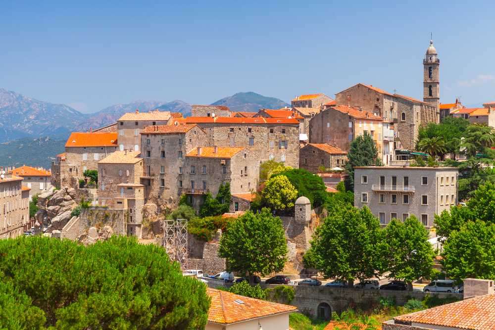 Miasto Sartene na Korsyce puzzle online