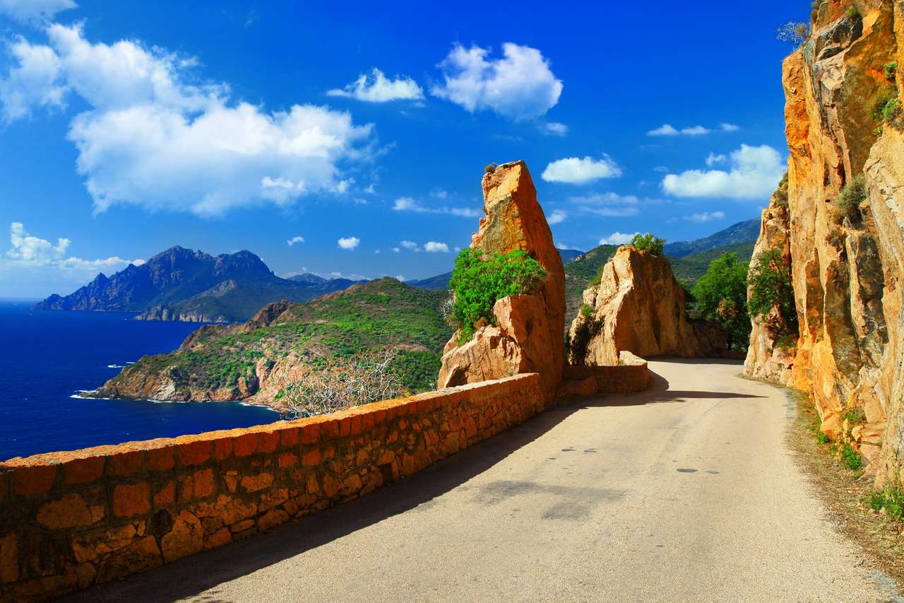 Po drodze nadmorską drogą Korsyki puzzle online