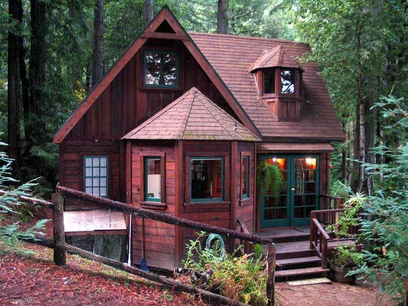 Drewniany dom w lesie puzzle online