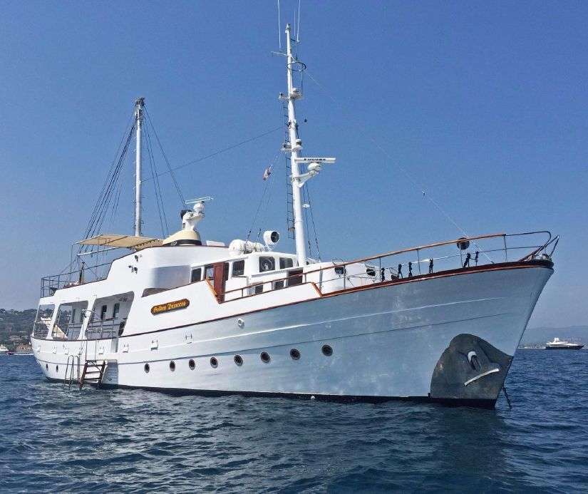 piękna łódź śródziemnomorska puzzle online