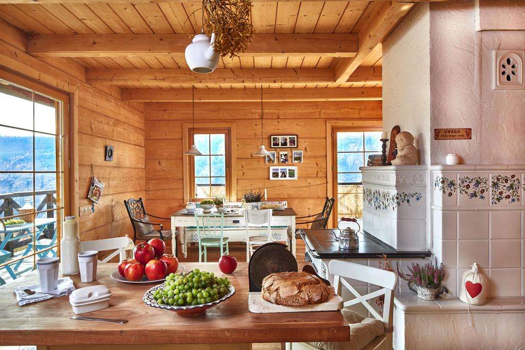 drewniany dom- kuchnia, piec kaflowy puzzle online