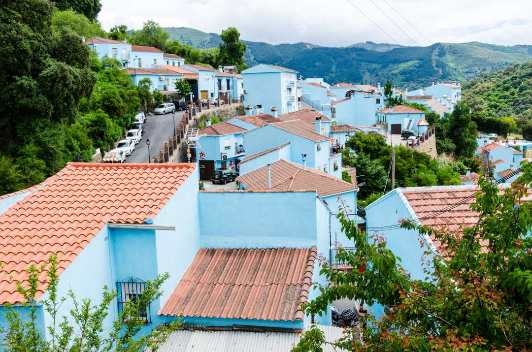 niebieska wioska w hiszpanii puzzle online