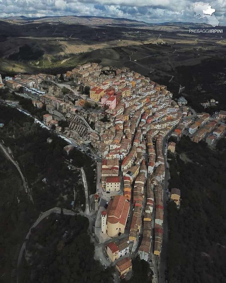 Calitri - Włochy widziane z góry puzzle online