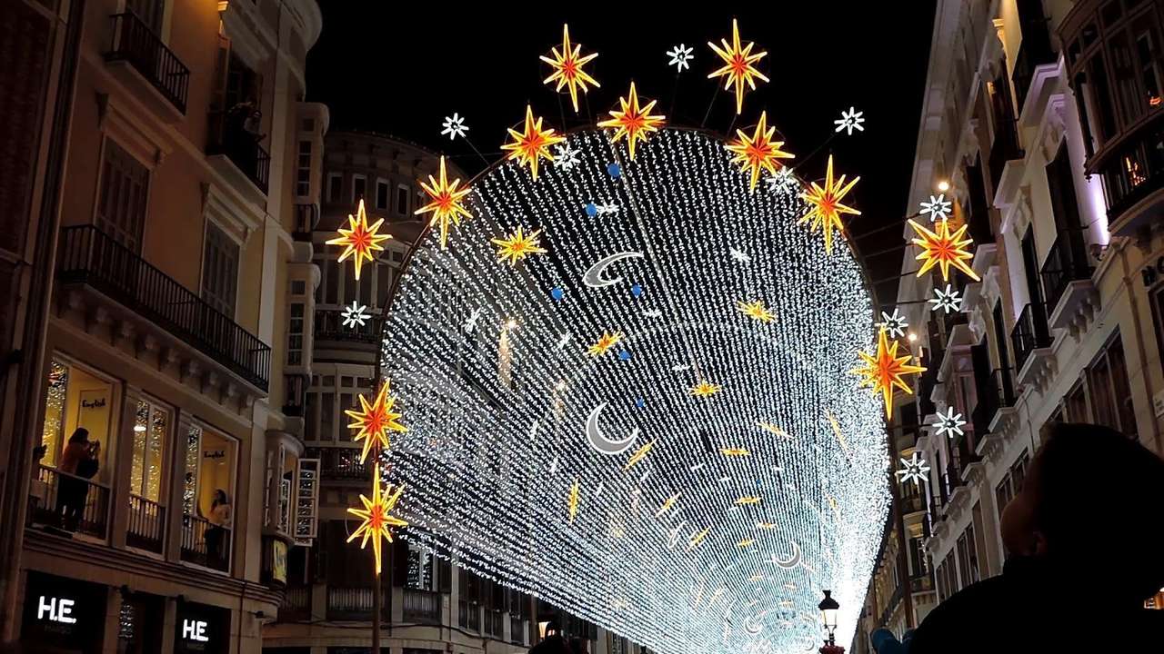 Dekoracje świąteczne w Maladze w mieście puzzle online