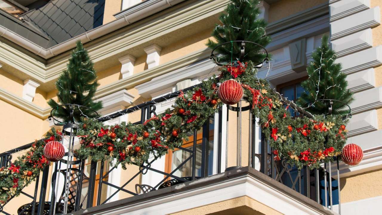 świąteczny balkon puzzle online