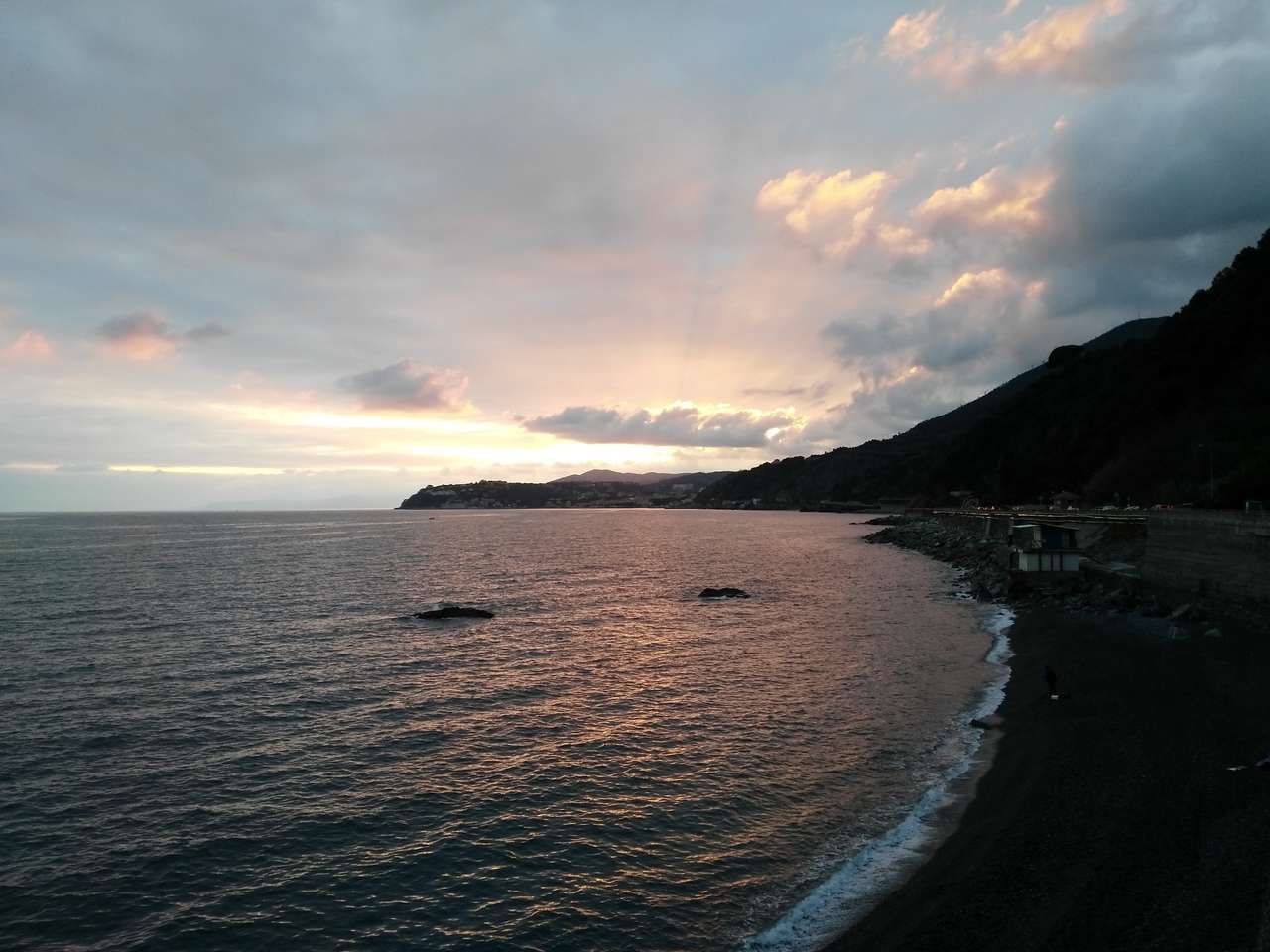 Ligurian Riviera di Ponente widziana z Villa Azzurra puzzle online