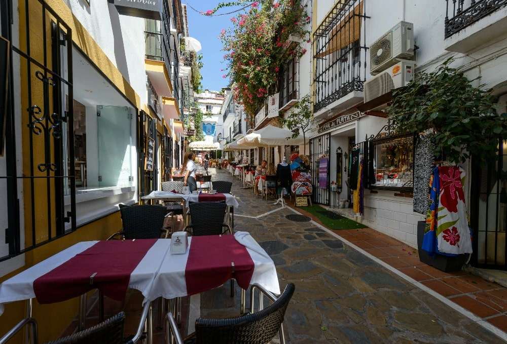 Miasto Marbella w południowej Hiszpanii puzzle online