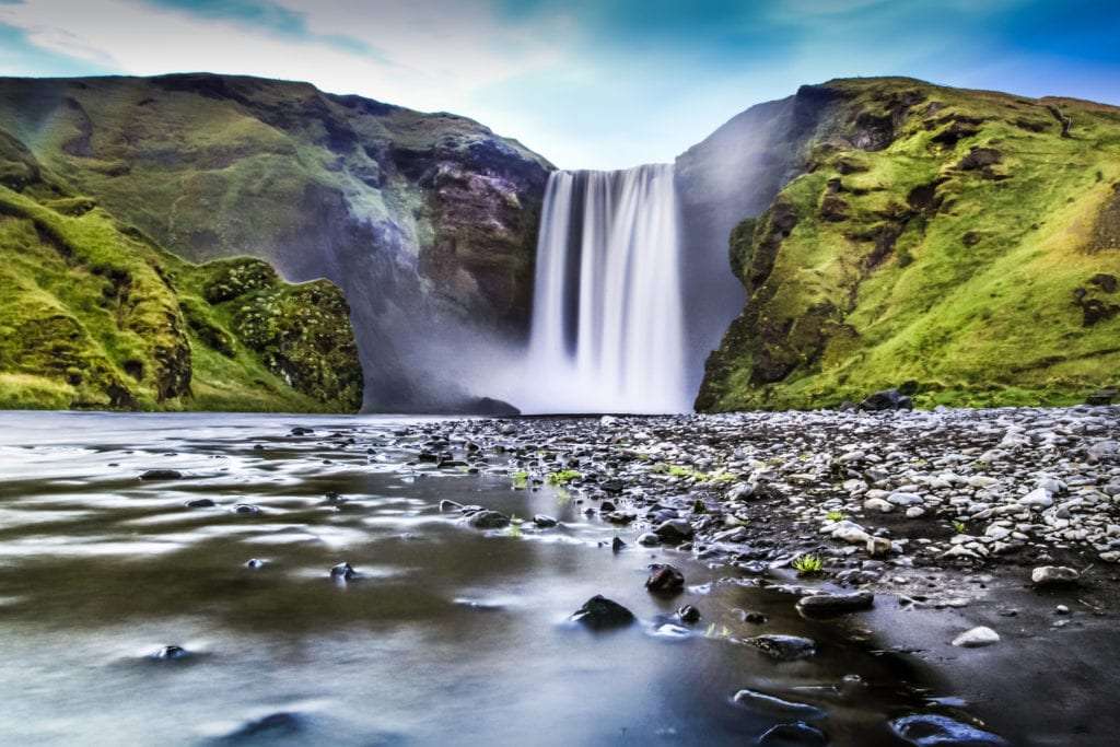 Skógafoss – wodospad w Islandii puzzle online