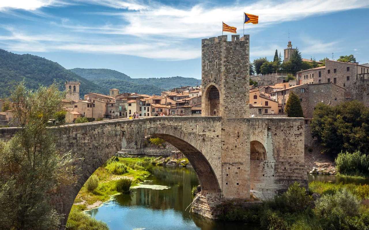 Miasto Girona w Hiszpanii puzzle online