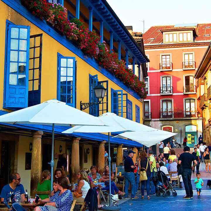 Oviedo stad i Spanien pussel