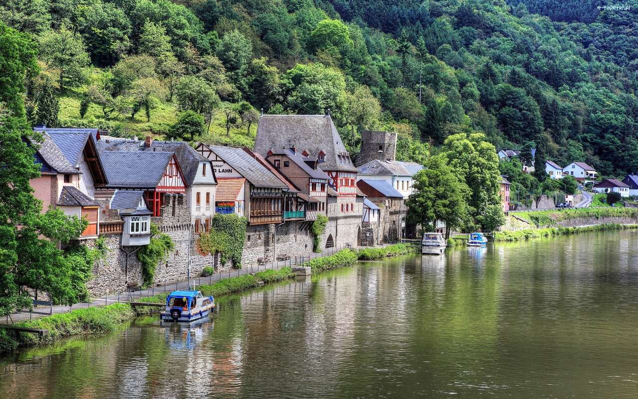 domy nad rzeką - niemcy puzzle online