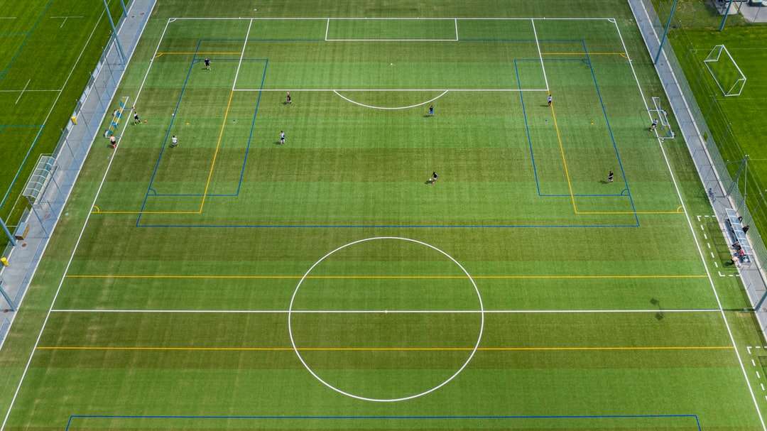 zdjęcia lotnicze boiska do piłki nożnej puzzle online