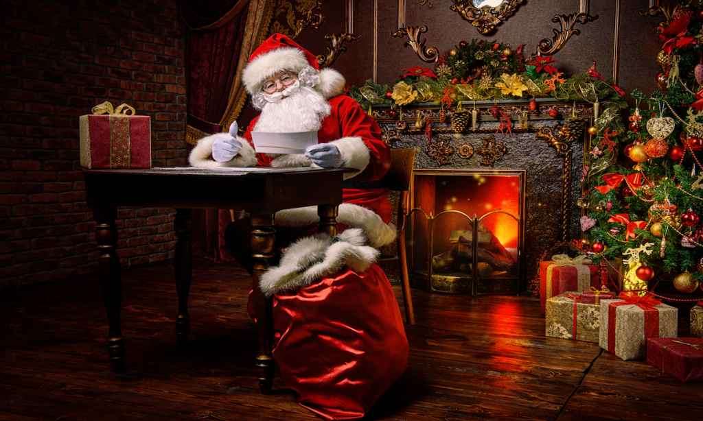 „Święty Mikołaj przygotowuje prezenty” puzzle online