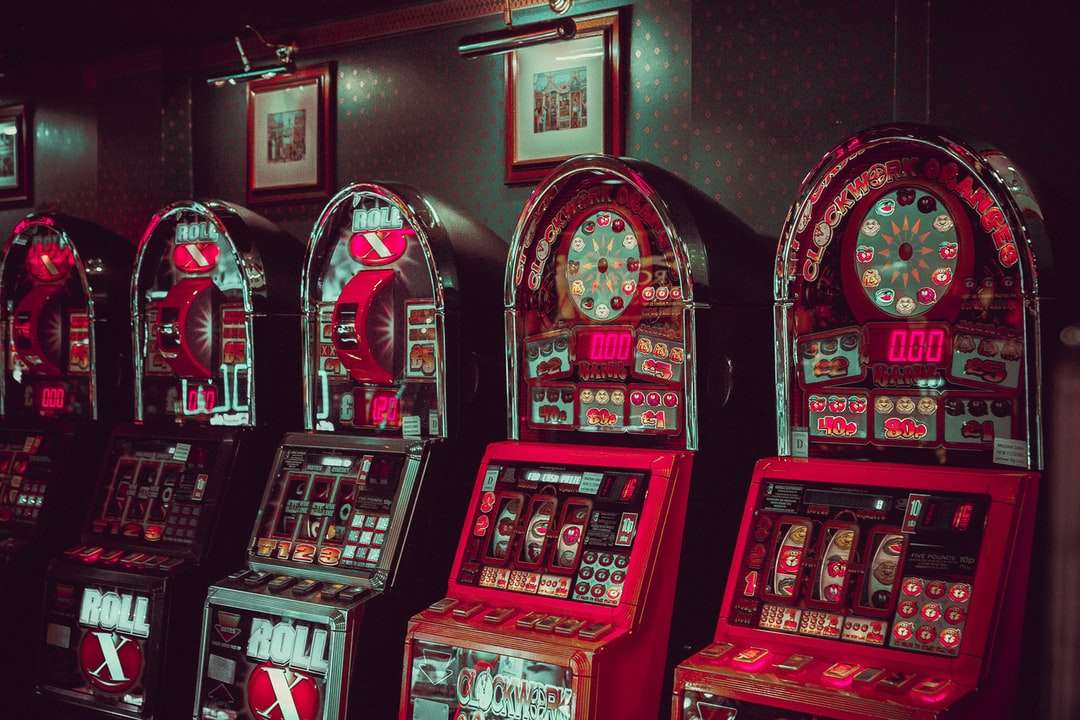 szaro-czerwone automaty do gier puzzle online