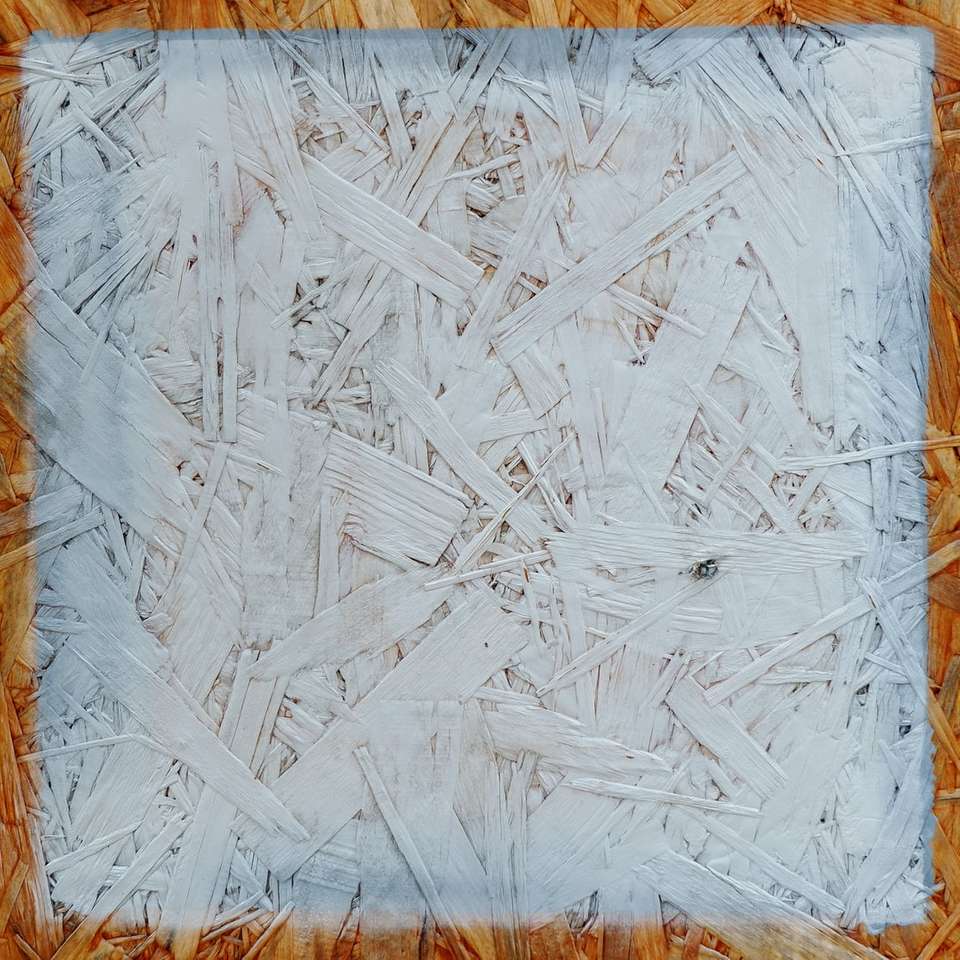 pomalowana na biało powierzchnia puzzle online