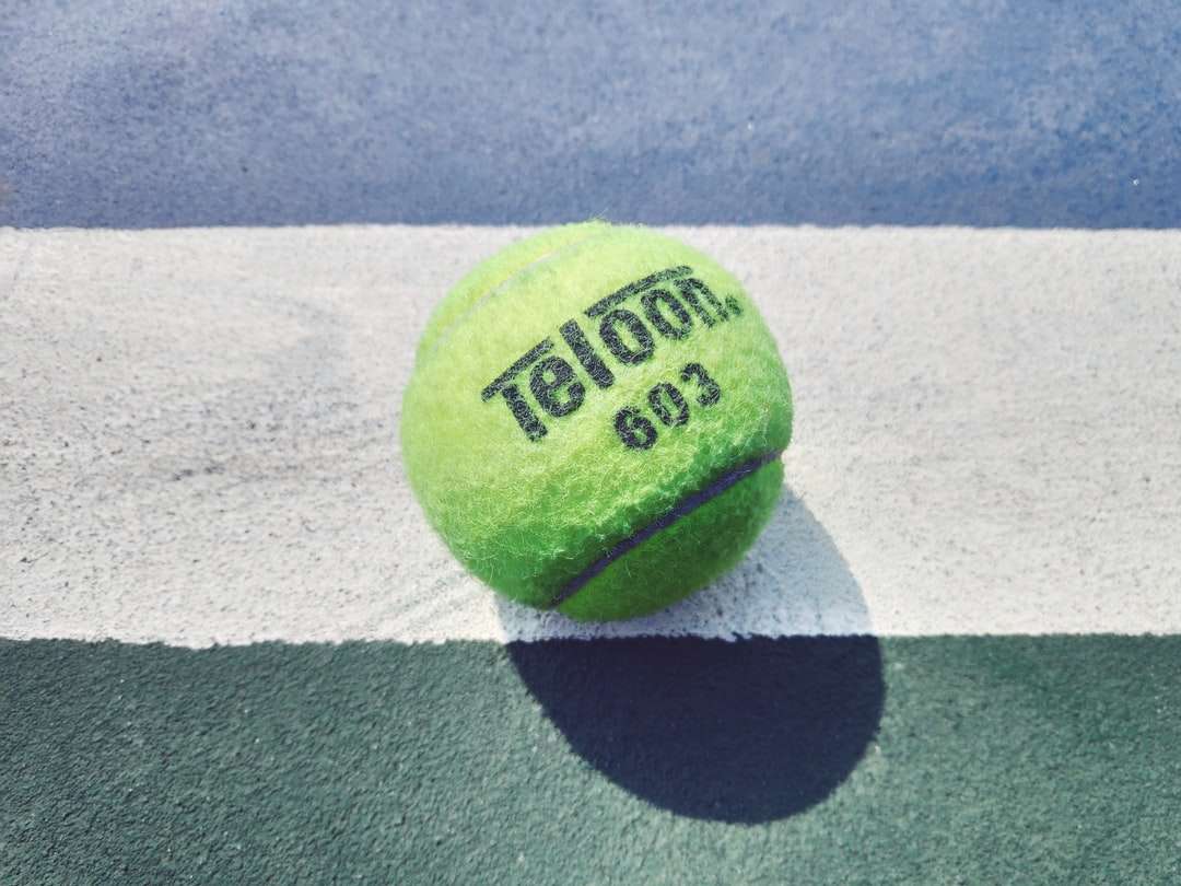 zielona piłka tenisowa Teloon puzzle online