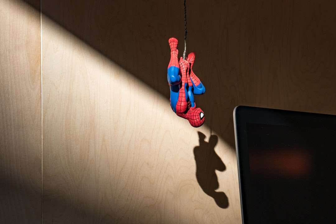 Wisząca figurka Spider-Mana puzzle online