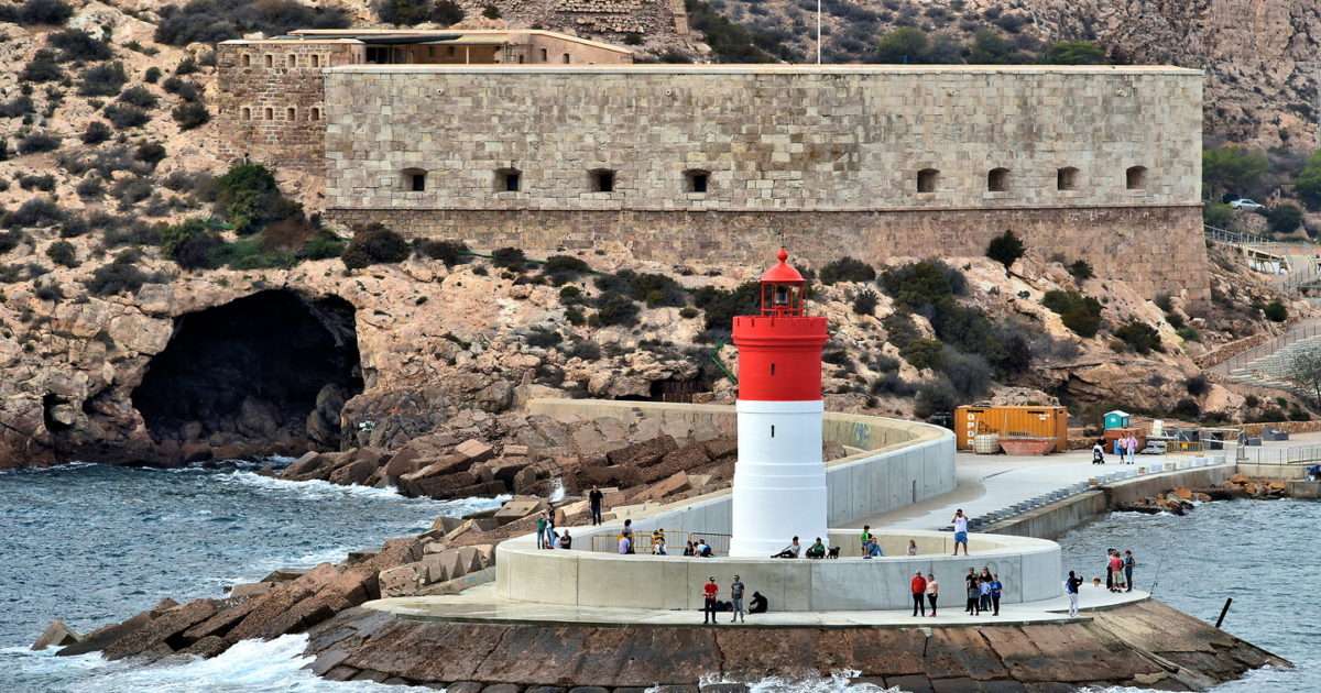 Latarnia morska w Kartagenie w Hiszpanii puzzle online