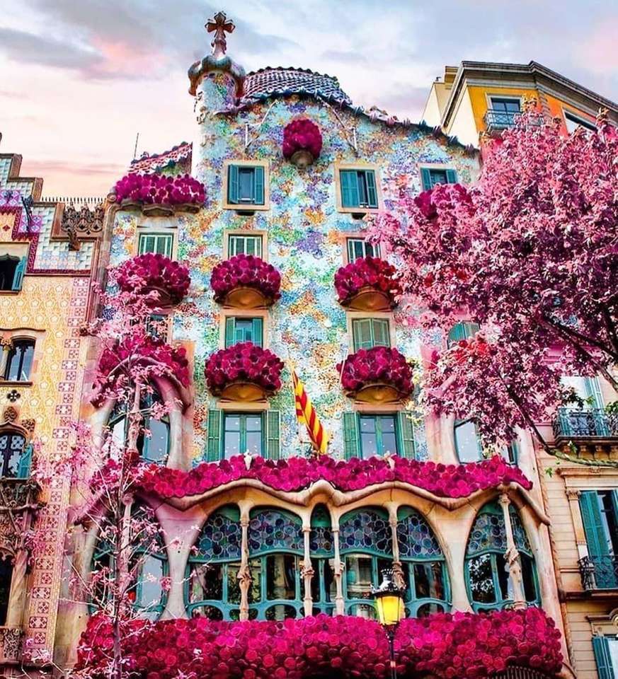 Barcelona Gaudi House Hiszpania puzzle online
