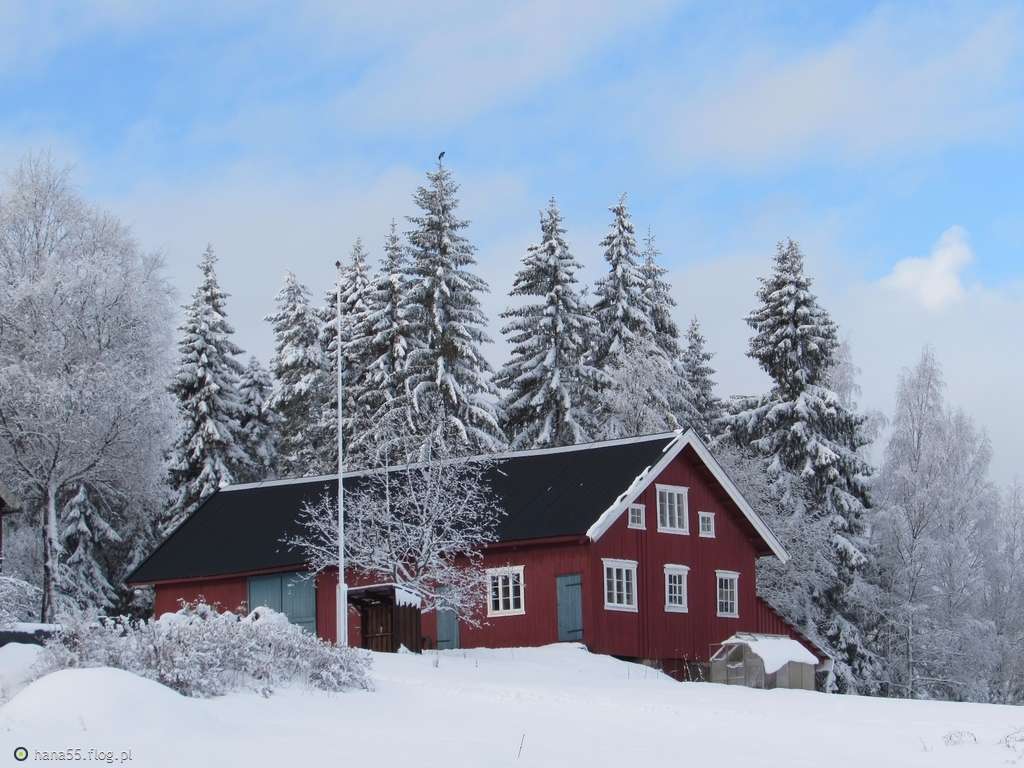 śnieżna zima, dom puzzle online
