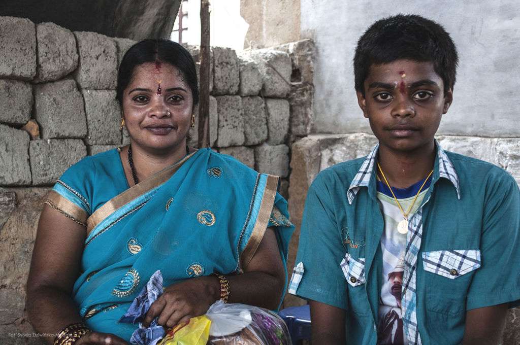 ludzie w południowych indiach puzzle online
