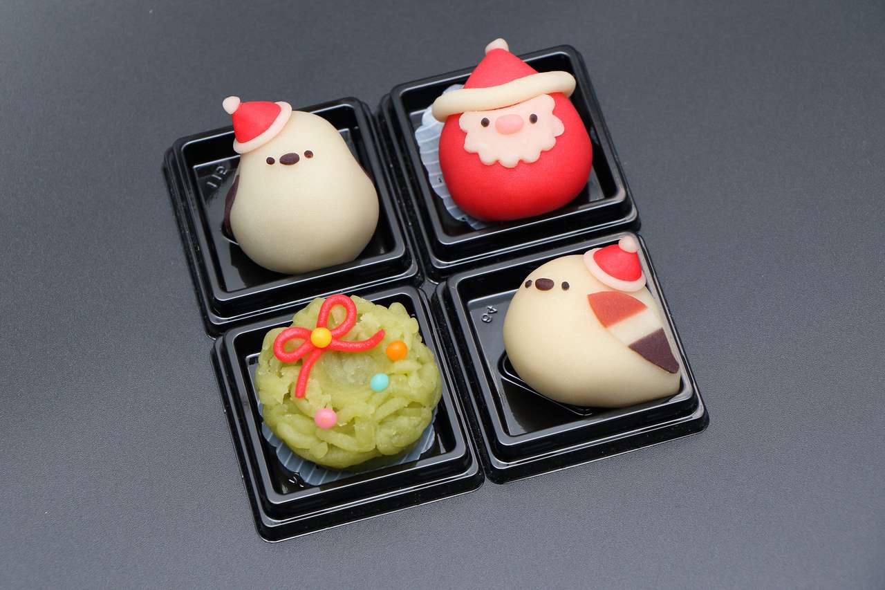 Świąteczne japońskie słodycze puzzle online