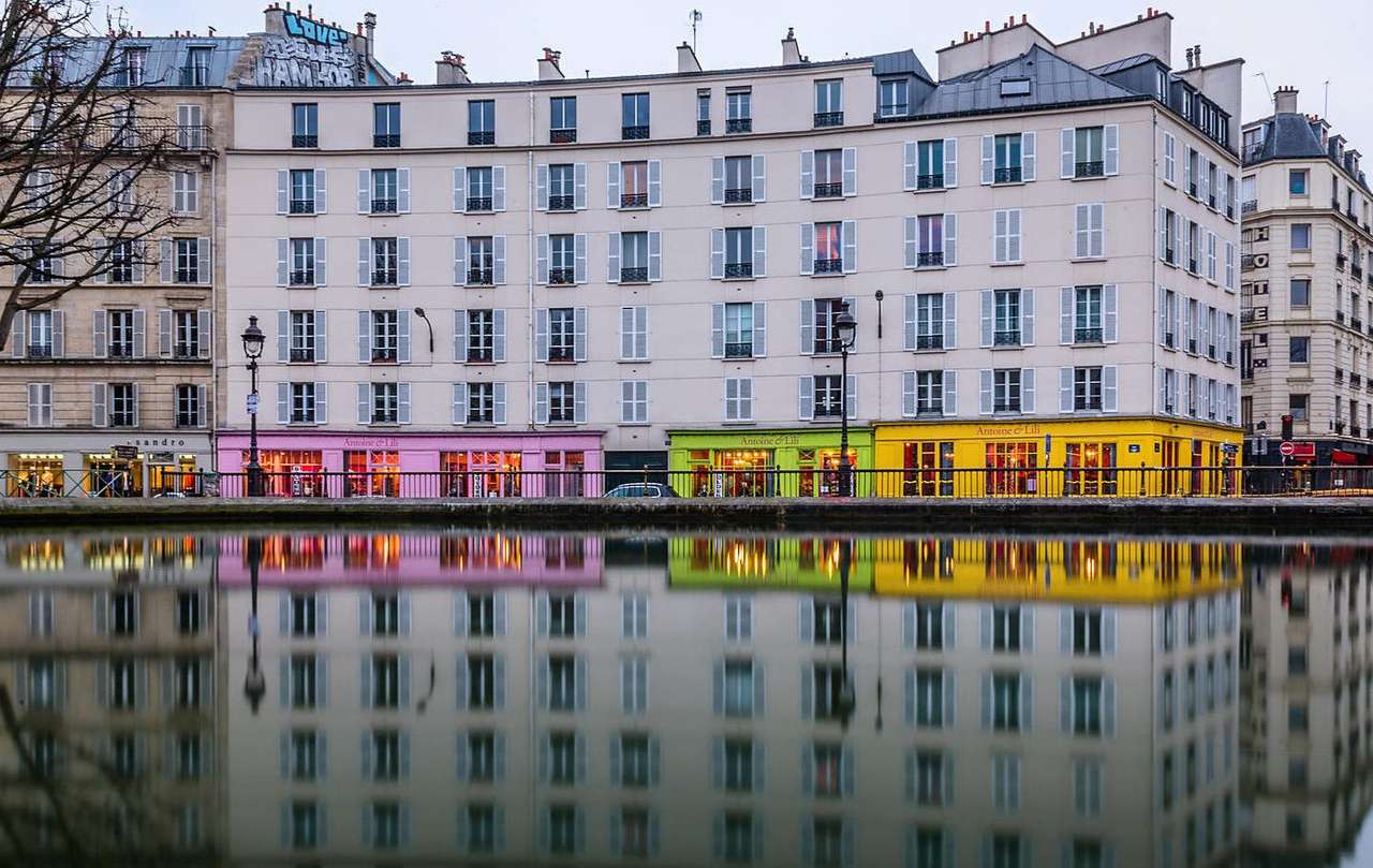 Paryż odbija się w wodzie puzzle online