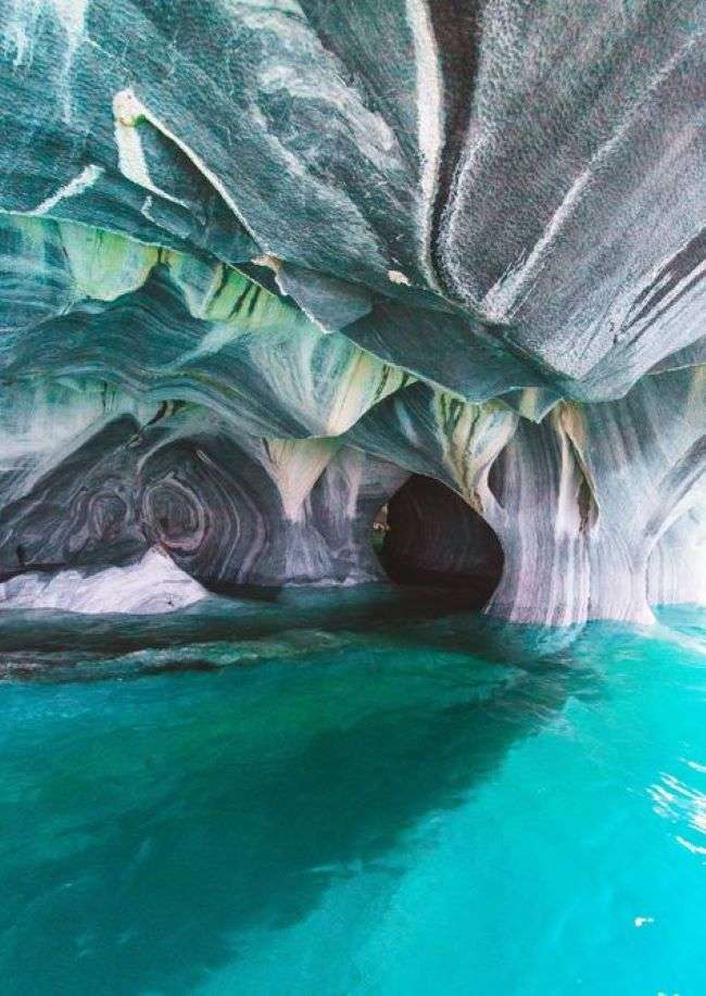 Jaskinie w morzu na wybrzeżu puzzle online
