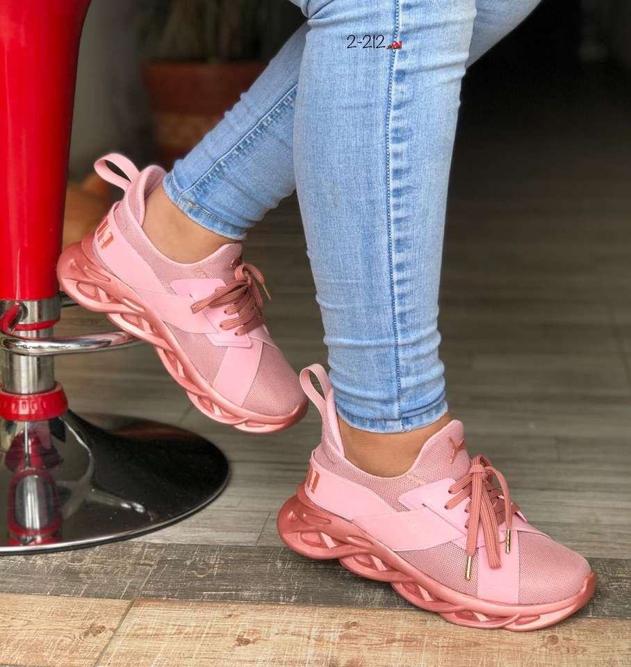 różowe buty puzzle online