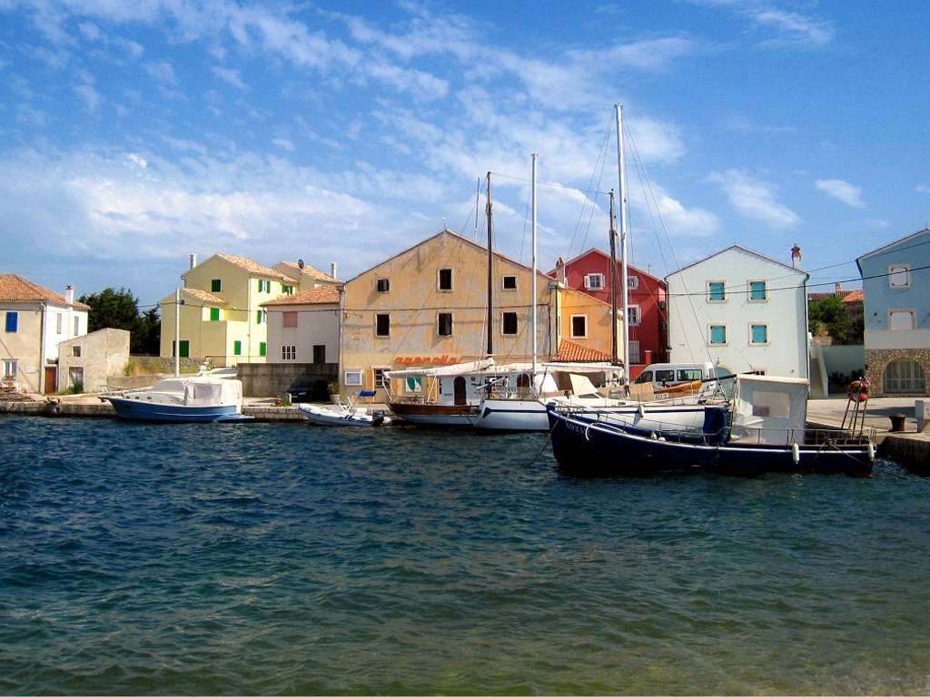 Wyspa portowa Cres w Chorwacji puzzle online