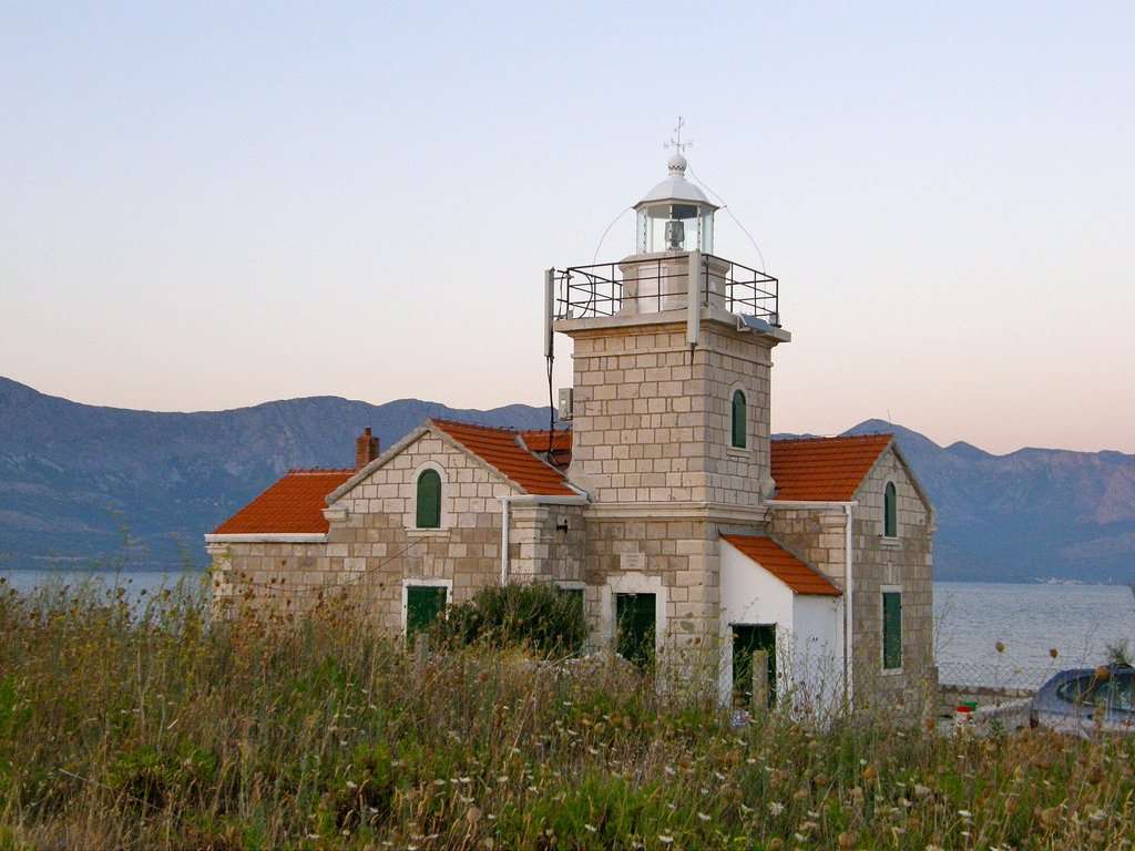 Latarnia morska na wyspie Hvar w Chorwacji puzzle online