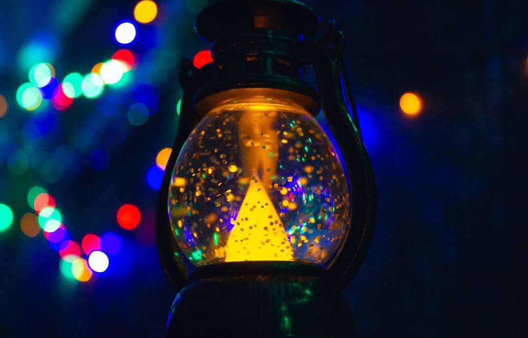 przezroczysty szklany świecznik z podświetlanymi lampkami puzzle online