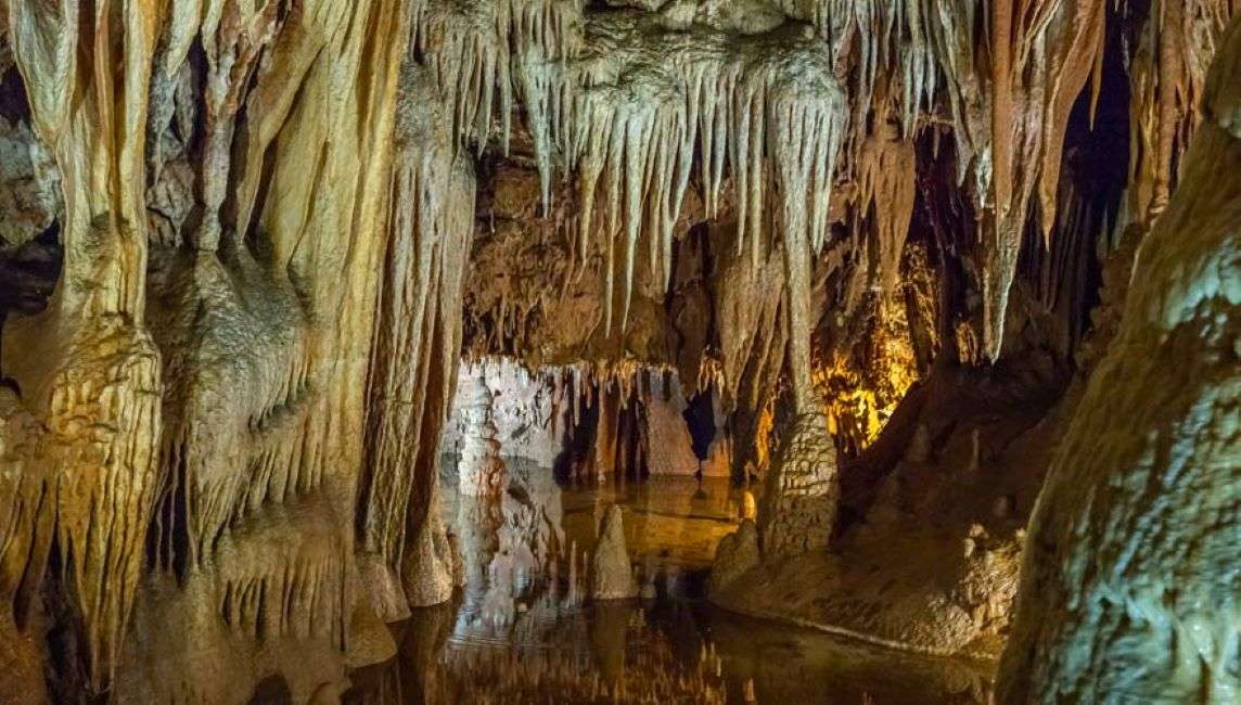 Jaskinia naciekowa Baredine w Chorwacji puzzle online